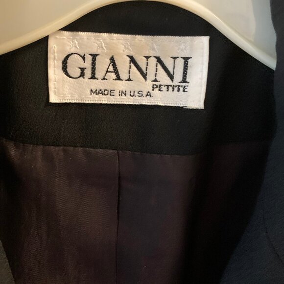 FINAL PRICE: Vintage Gianni Petite Size 4 Black Blazer - Picture 5 of 15